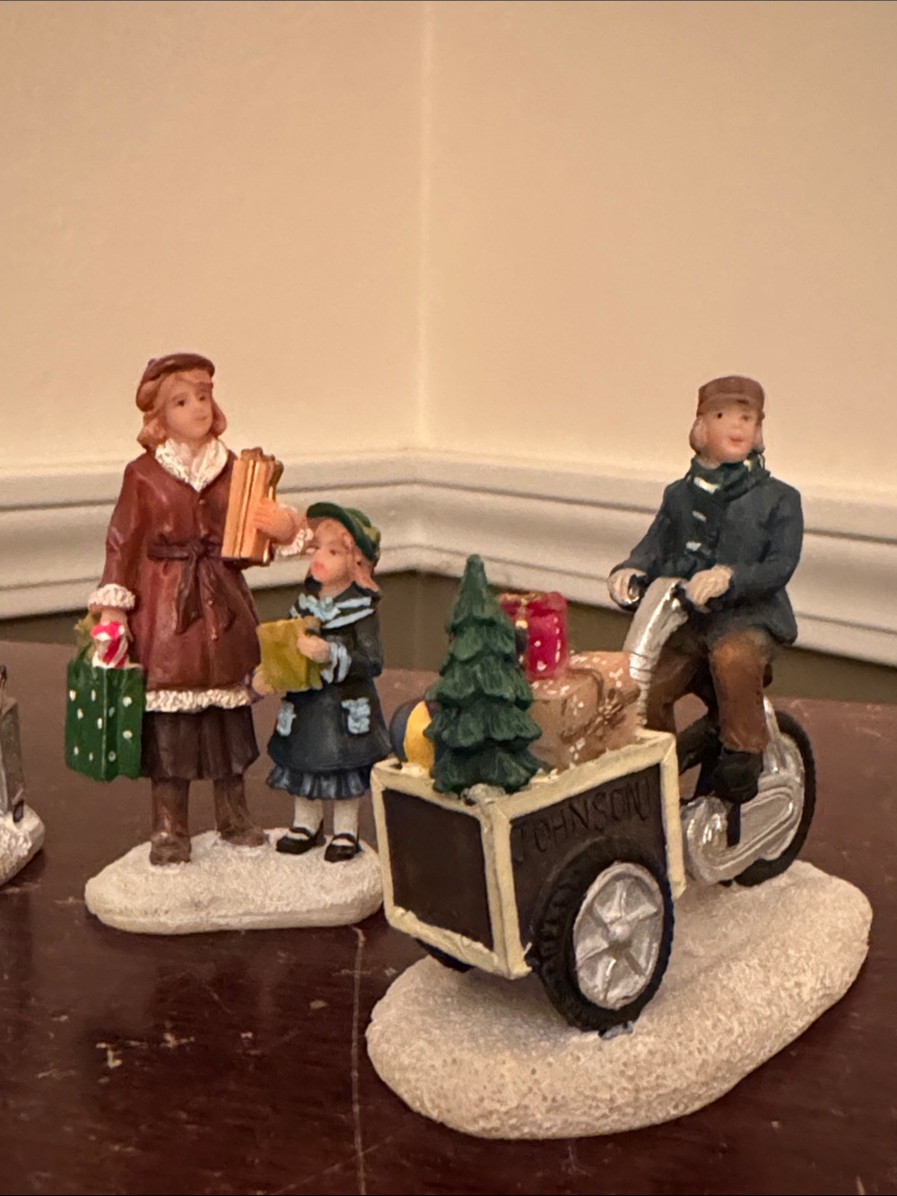 St. Nicholas Square Blue and Green Holiday Caroler Figurine Set - Picture 3 of 6